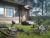 Taukopaikka Toraslammen autiotuvalla